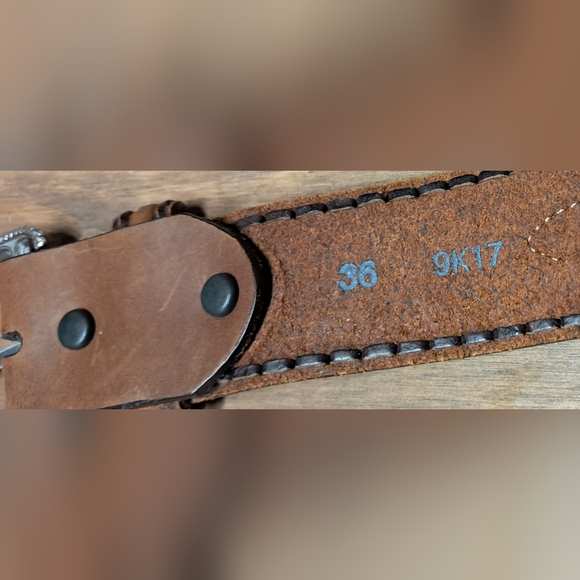 43" Beaded Leather Orvis Belt - Picture 9 of 10